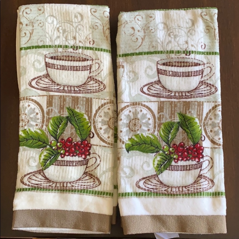 NWOT set of 4 dish towels